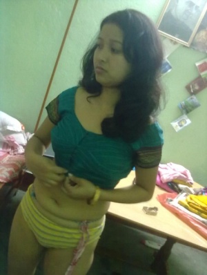 Padma Indian Wife Fucked - Indian Wife at NastyPornPics.com