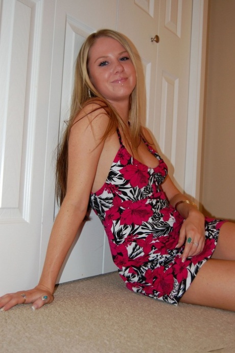 Blonde teen slips a dress and thong over her tight ass in high heels 44134610