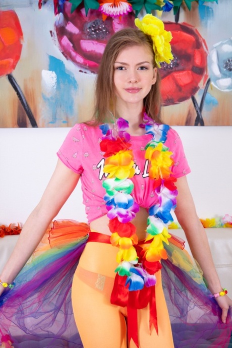 Sweet teen Ori removes sexy pantyhose while getting totally naked 93616679